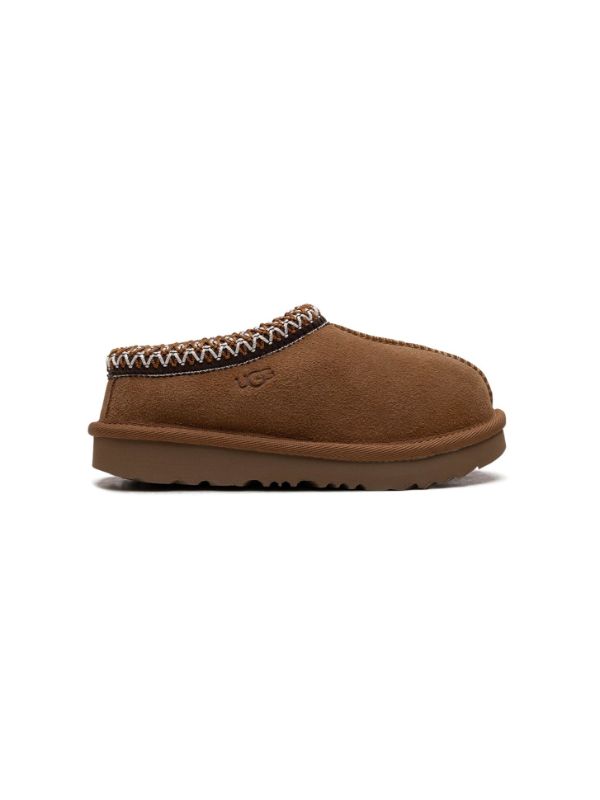 Youth deals ugg moccasins