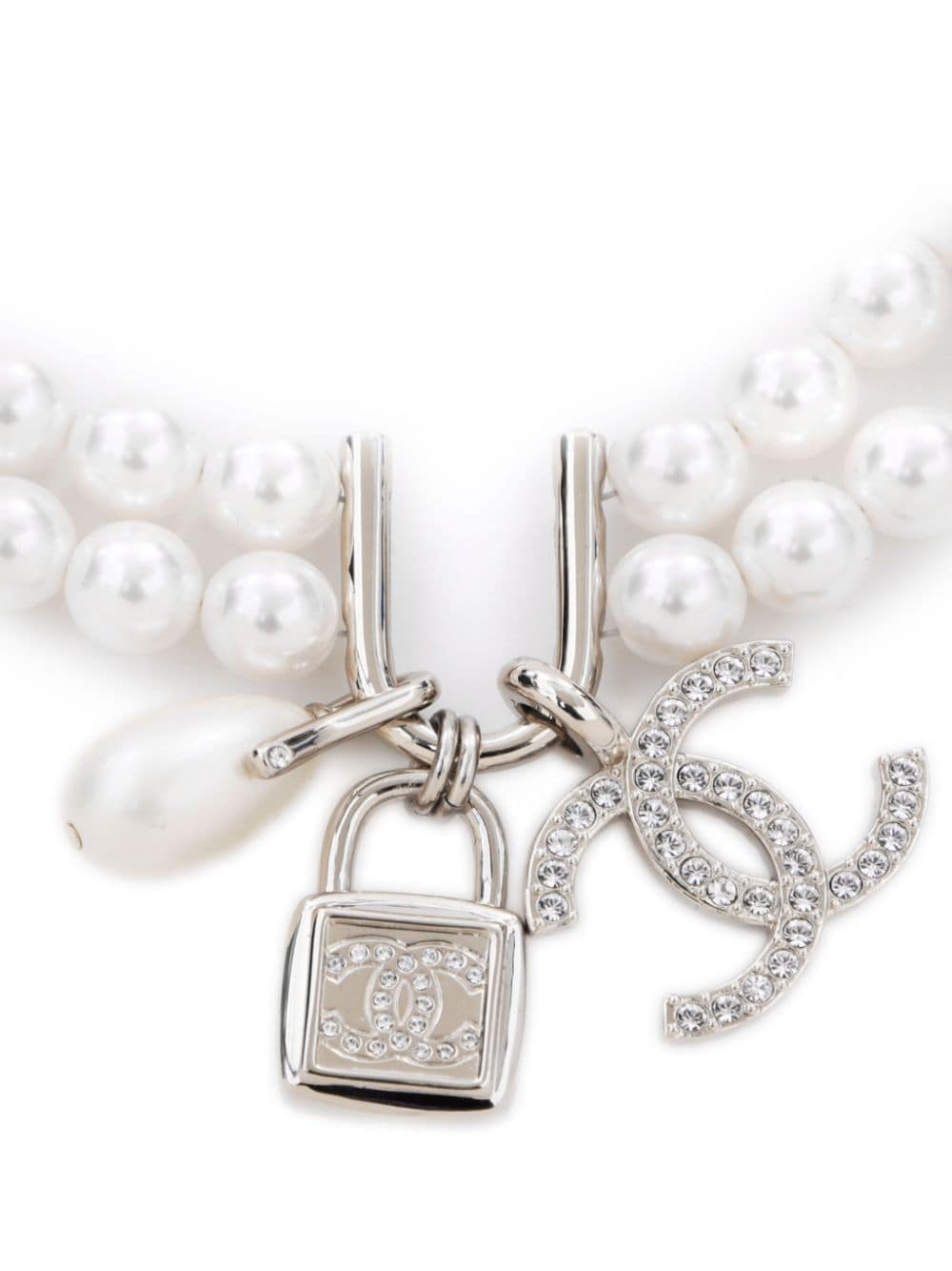 Pre-owned Chanel 2023 Cc-logo Pearl Necklace In White