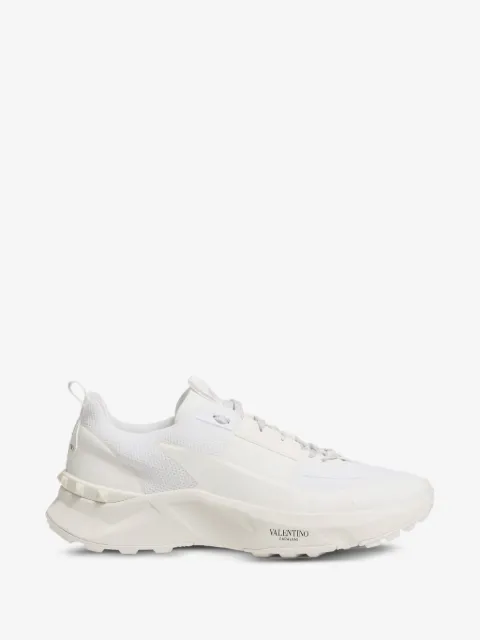 Valentino Garavani tenis True Act con paneles