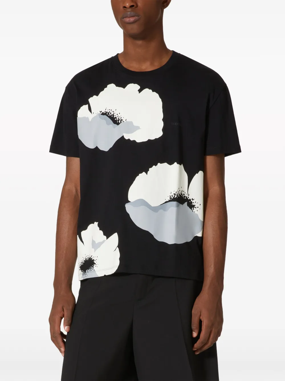 Shop Valentino Flower Portrait-print Cotton T-shirt In 黑色