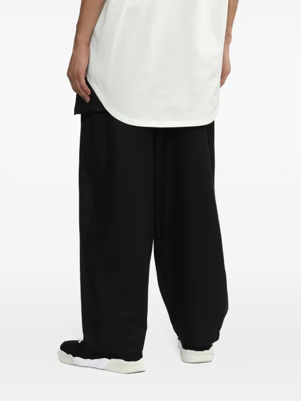 Julius Rogue Cargo Trousers | Black | FARFETCH
