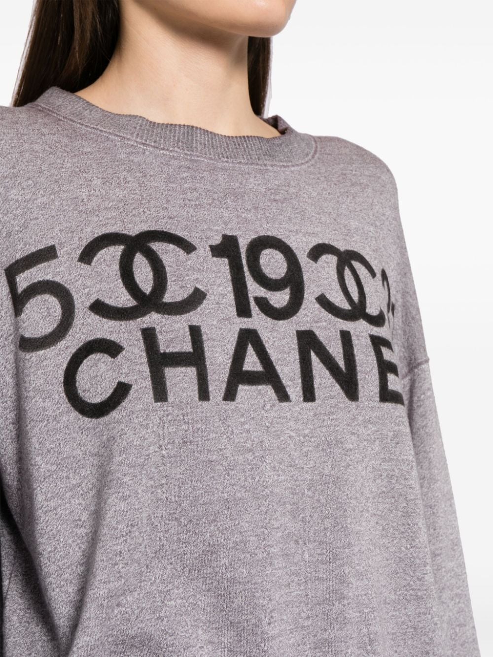 Pre-owned Chanel 1990s Logo-print Crewneck Sweatshirt In Grey