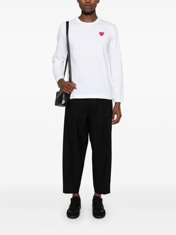 トップス play comme des garcons long-tee y2k Comme Des Garçons Play Camiseta Mangas Longas Com Aplicação
