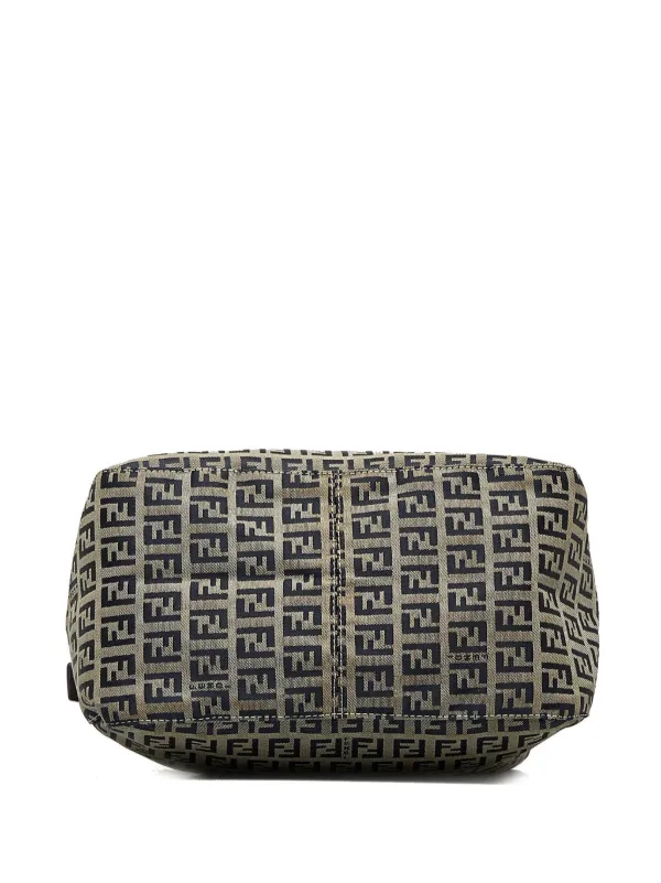 Fendi best sale toiletry bag