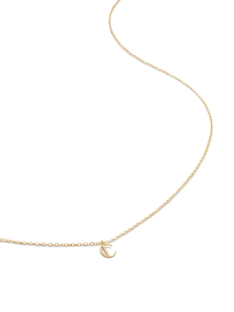Monica Vinader collar Initial C pequeño en oro amarillo de 14 ct