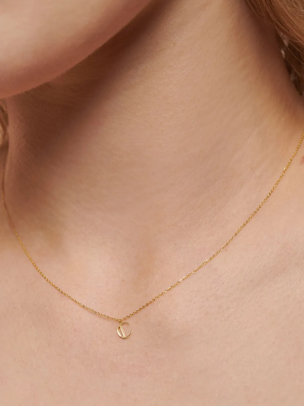Monica Vinader 14kt Yellow Gold Small Initial C Necklace In 金色