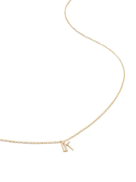 Monica Vinader collar Initial K pequeño en oro amarillo de 14 ct