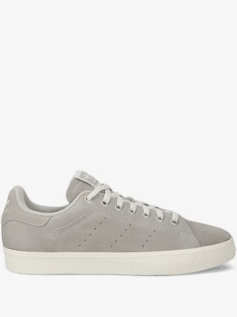 adidas sneakers i ruskind