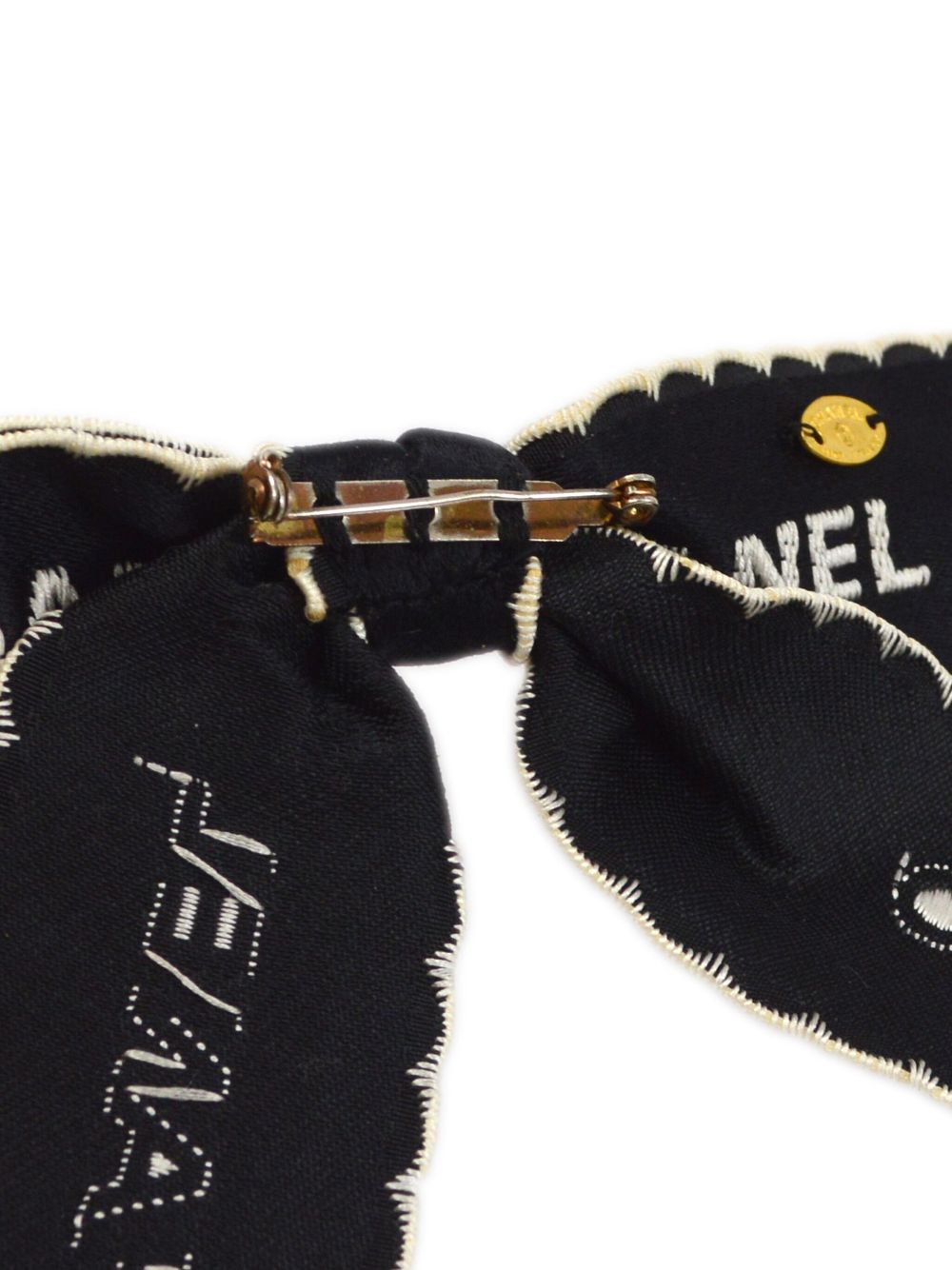 CHANEL 1990-2000s bow ribbon pin Women