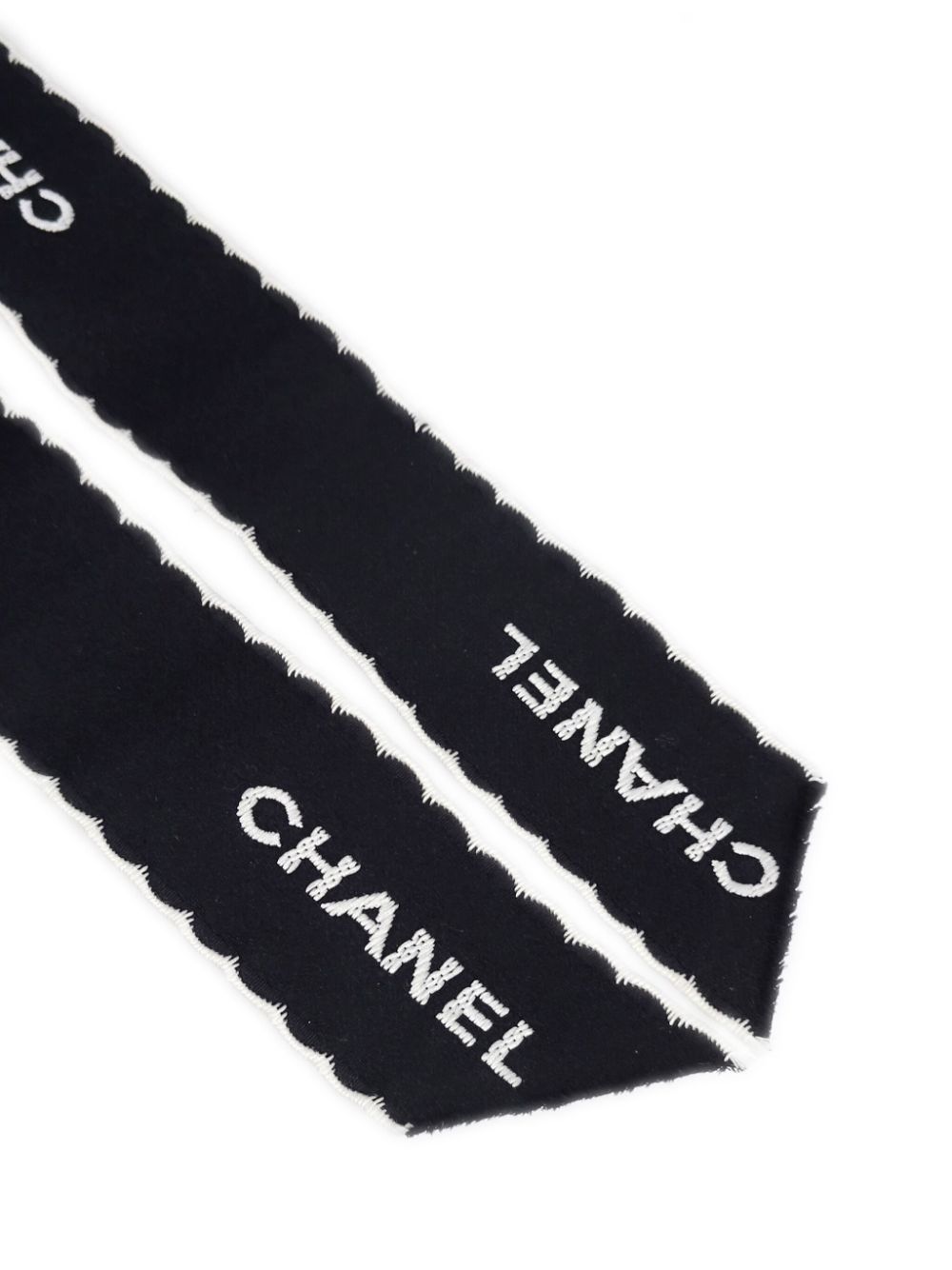 Pre-owned Chanel 1990-2000 Logo-embroidered Ribbon Brooch In Black