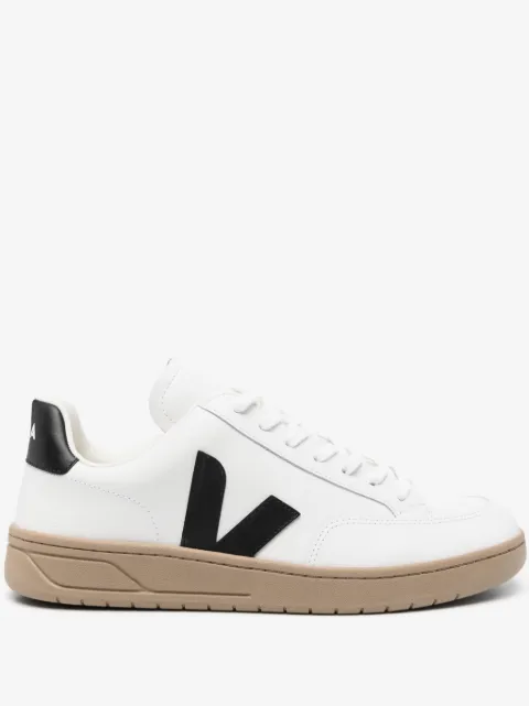 VEJA tenis V-12 con logo