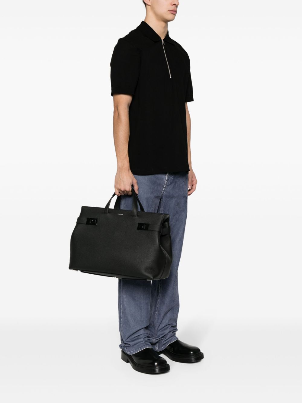 Shop Ferragamo Leather Tote Bag In 黑色