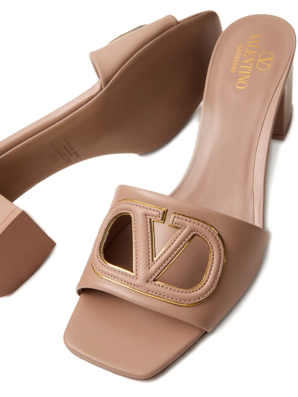 Valentino Garavani 60 mm VLogo sandalen met uitgesneden details Roze