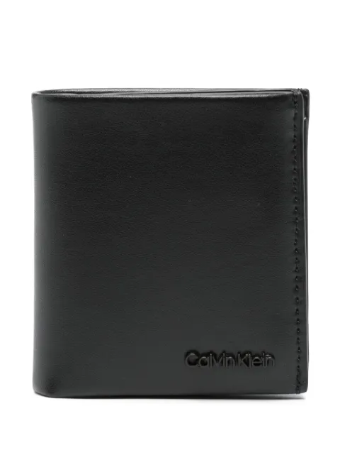 Calvin Klein cartera con letras del logo