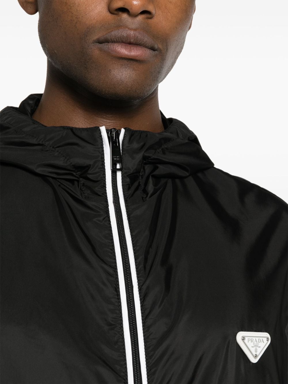 Prada Re-Nylon jack met email logo Zwart