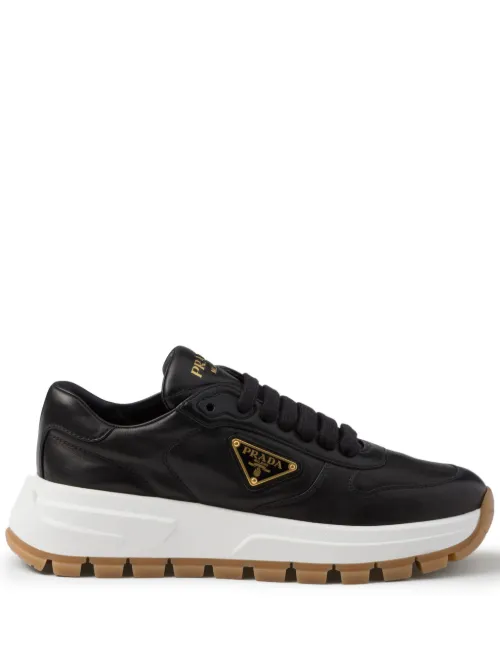 Baskets en cuir à plaque logo - Prada - Modalova