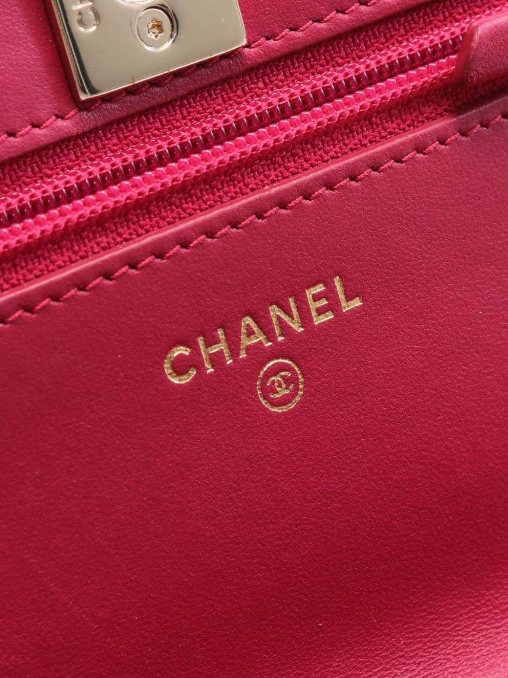 Pre-owned Chanel 菱纹绗缝搭链钱包（2016-2017年典藏款） In Pink