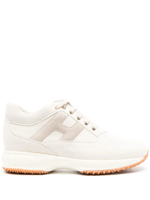 Hogan tenis con paneles de gamuza y parche del logo