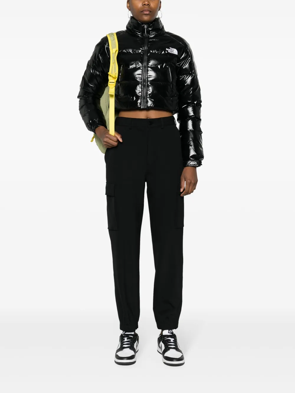 The North Face logo-embroidered cropped puffer jacket - Zwart
