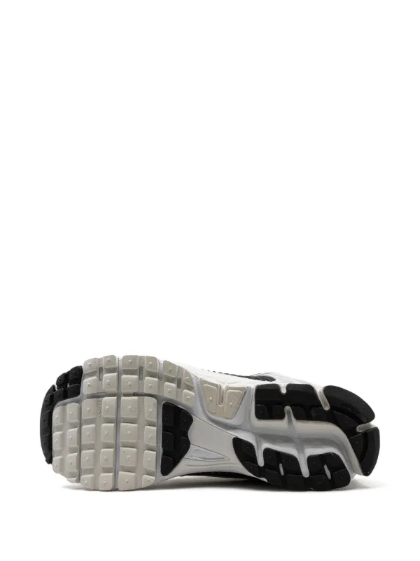 週末限りレア新品未使用NIKE ZOOM VOMERO 5 ブラック/ホワイト 2024年 発売予定】NIKE ZOOM VOMERO 5 “Black/Summit White