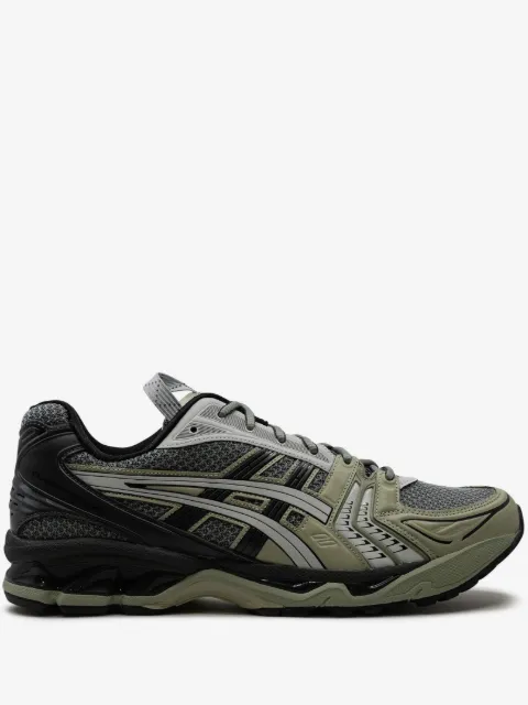 ASICS tenis con parche del logo