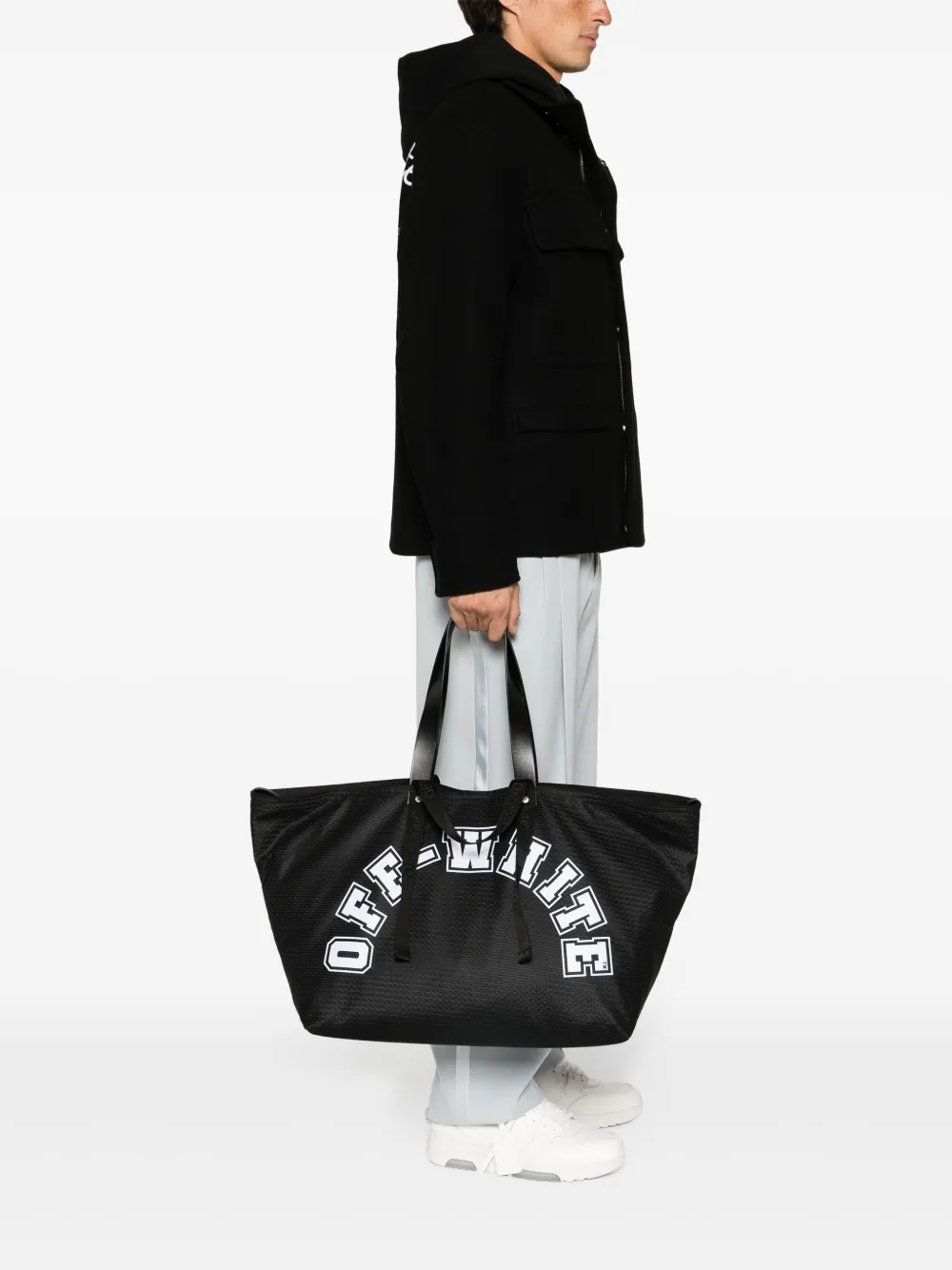 Off-White logo-print mesh tote bag - Zwart