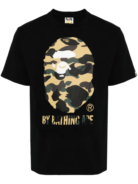 A BATHING APE® playera con estampado Camo Big Ape