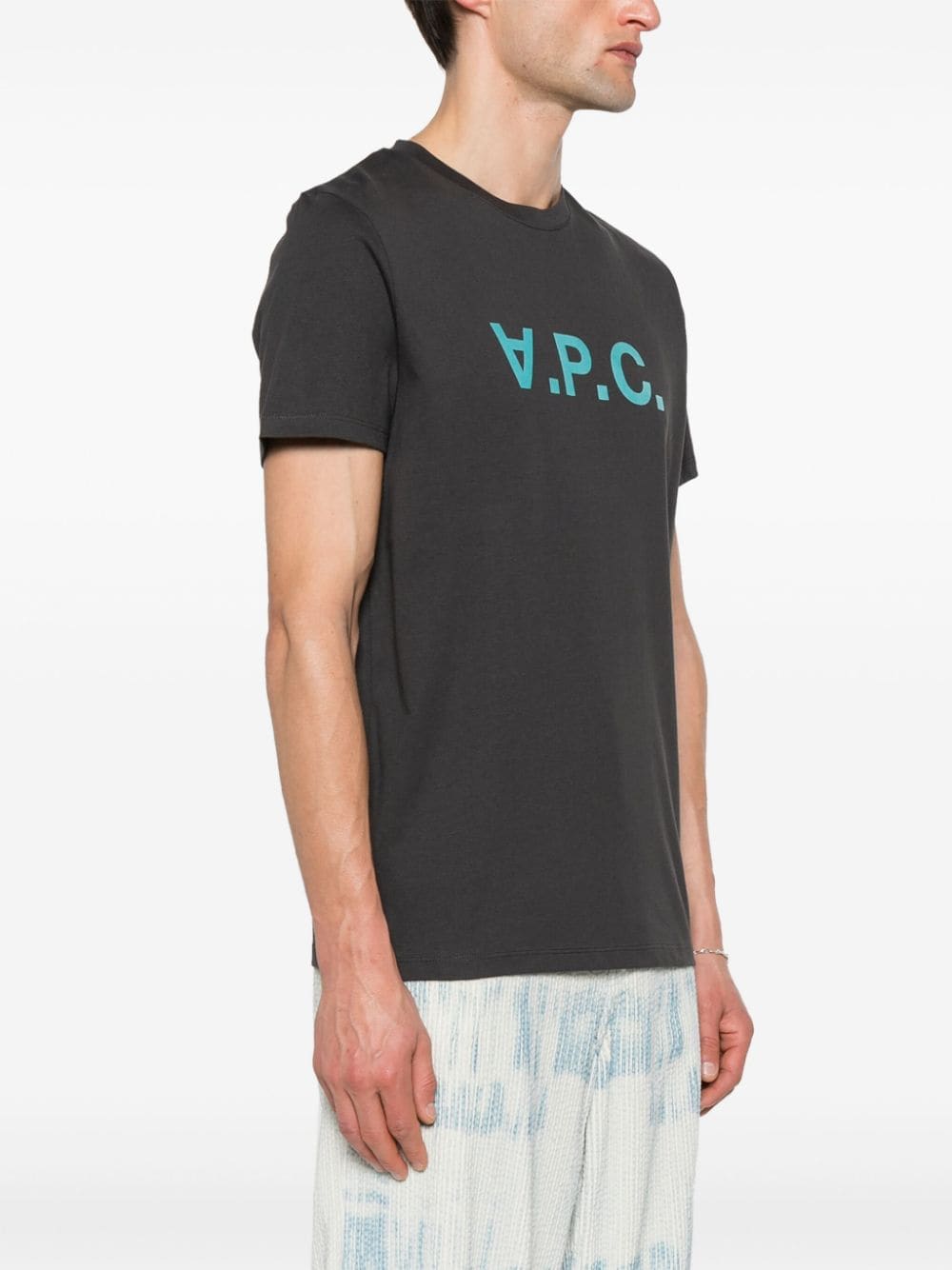 Shop Apc Flocked Logo Cotton T-shirt In 灰色