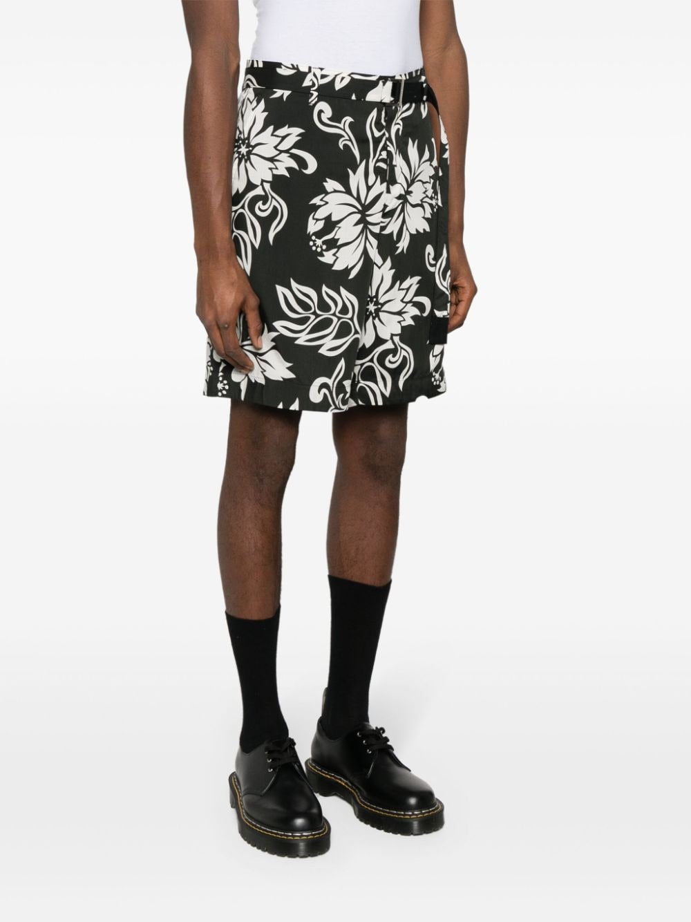Shop Sacai Floral-print Poplin Shorts In Black