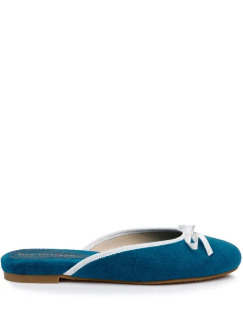 Dee Ocleppo mules Athens