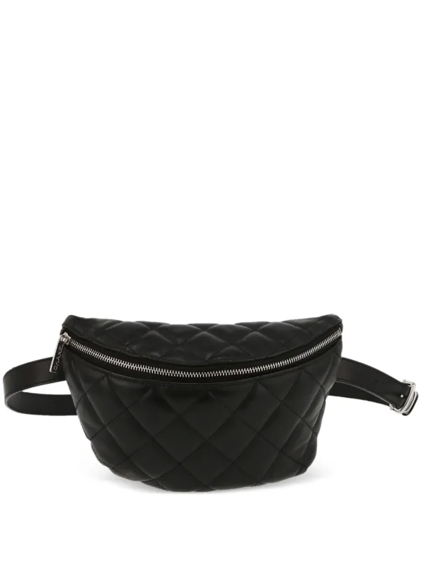 Chanel Pre-owned 2020 Diamond-quilted Belt Bag in Black