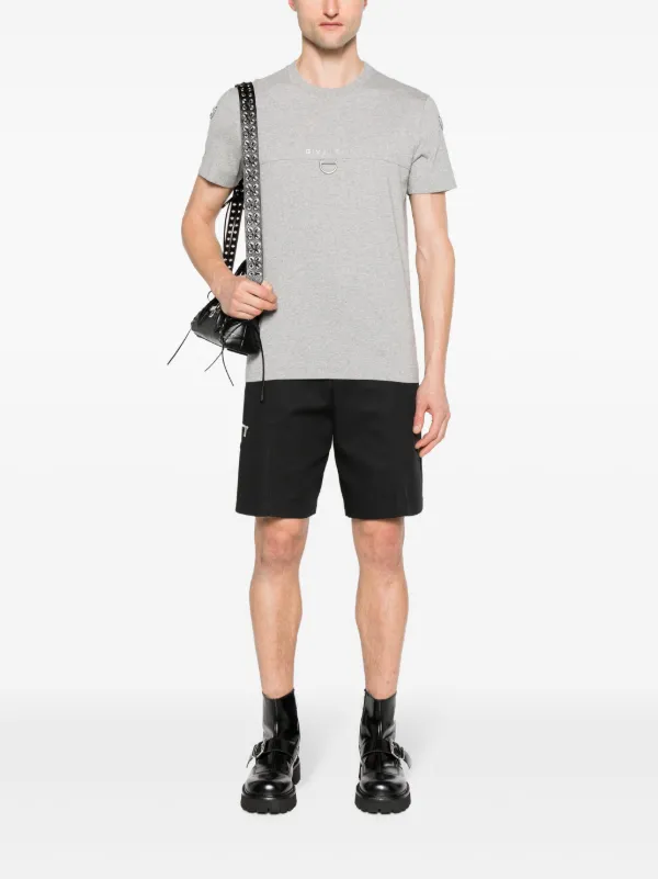GIVENCHY 周りと差がつくお洒落な一着に☆Dリング Tシャツ GIVENCHY 周りと差がつくお洒落な一着に☆Dリング Tシャツ