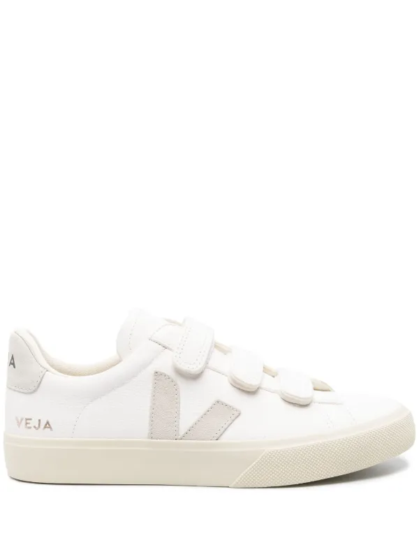 VEJA レディース スニーカー RECIFE LOGO CHROMEFREE LEATHER Amazon.com | Veja Recife Logo CHROMEFREE Womens Casual