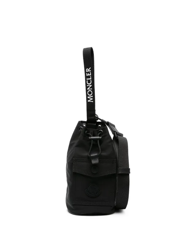 爆売り！ Moncler JP FARFETCH | ブラック | バケットバッグ ロゴパッチ 小物