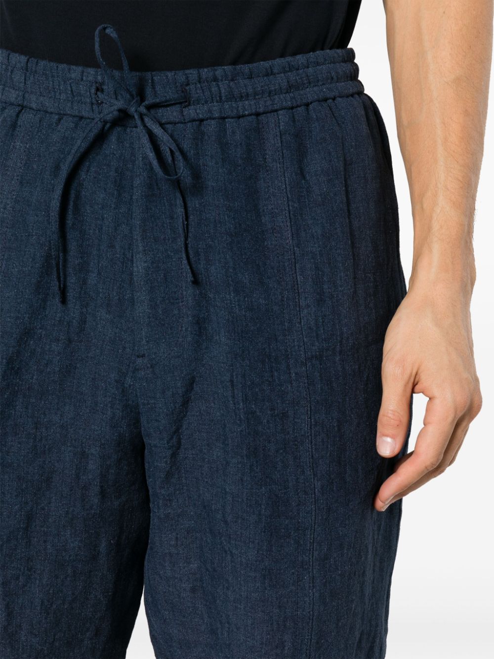 Shop Emporio Armani Wide-leg Linen Shorts In Blau