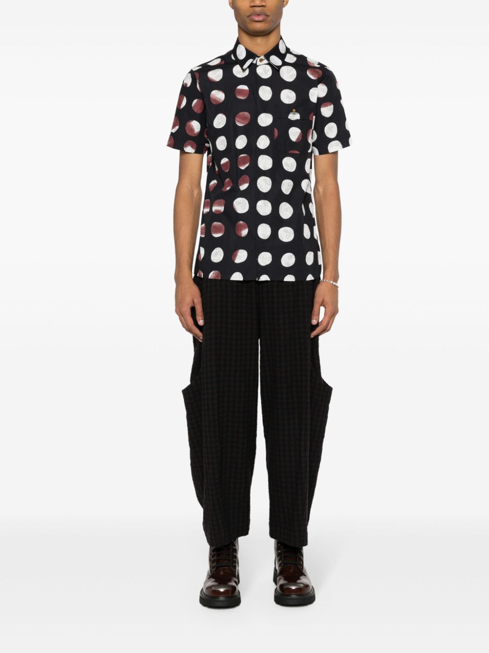 Shop Vivienne Westwood Classis Ss Orb-logo Print Shirt In 黑色