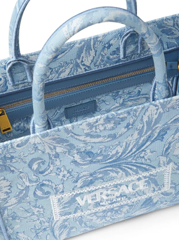 Versace バロッコ アテナ ハンドバッグ S | ブルー | FARFETCH JP Versace バロッコ アテナ ハンドバッグ S | ブルー | FARFETCH JP