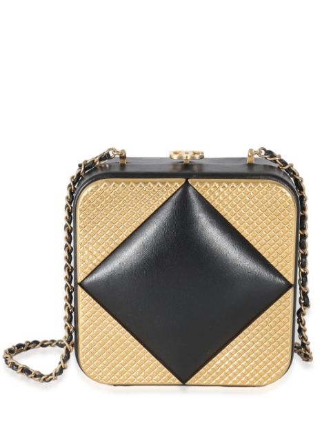 CHANEL 2021-2022 metal-panelling leather-and-chain clutch Women