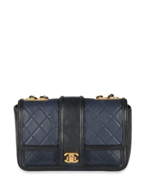 CHANEL medium Elegant CC flap bag Women