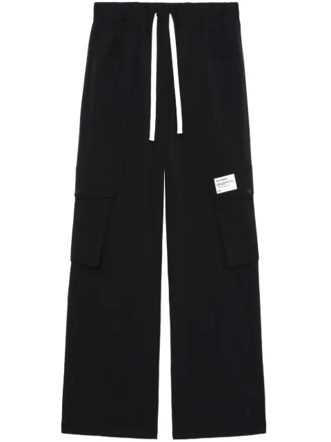 izzue logo-appliqué cargo trousers