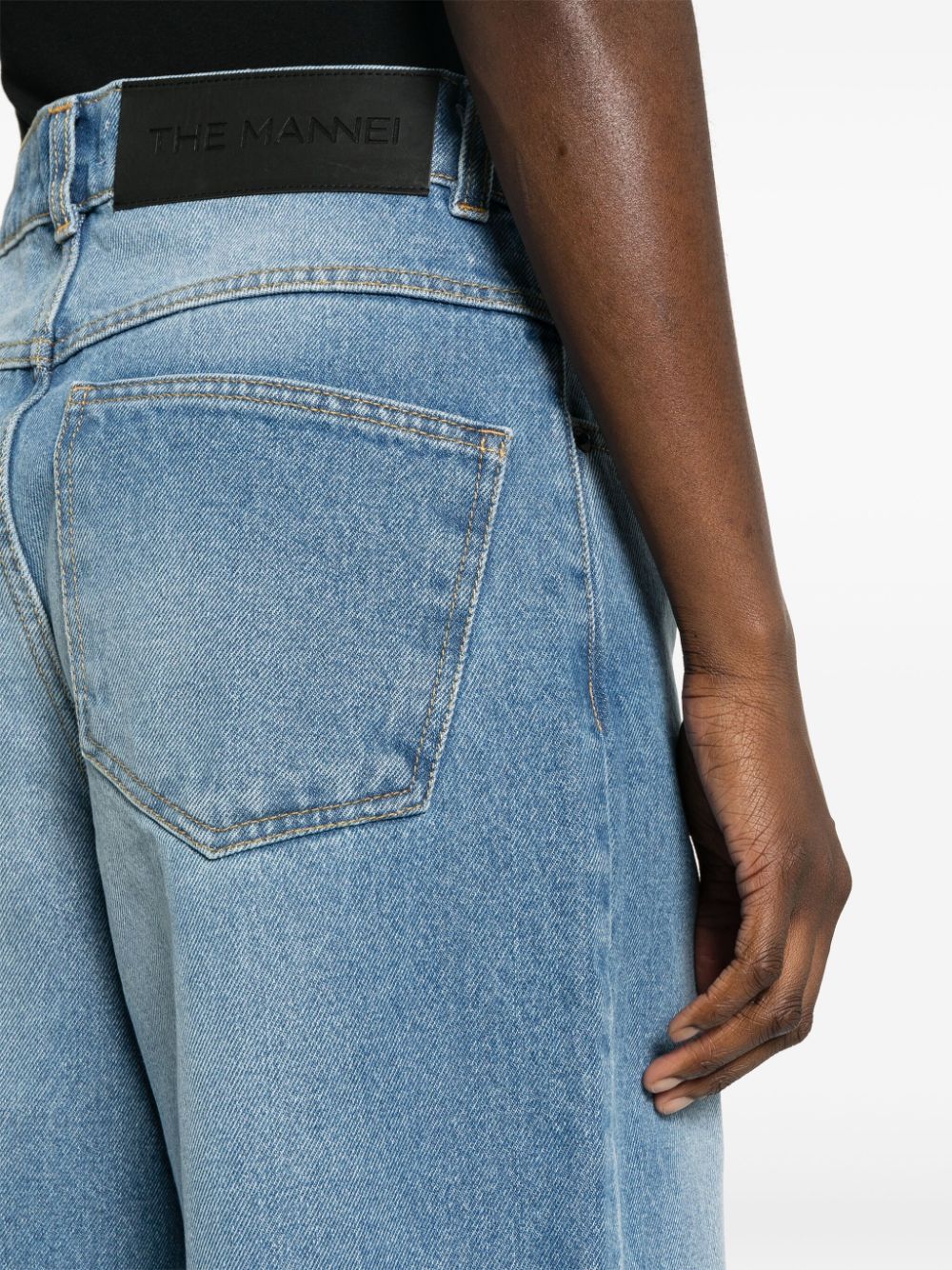 Shop The Mannei Mid-rise Tapered-leg Jeans In Blau