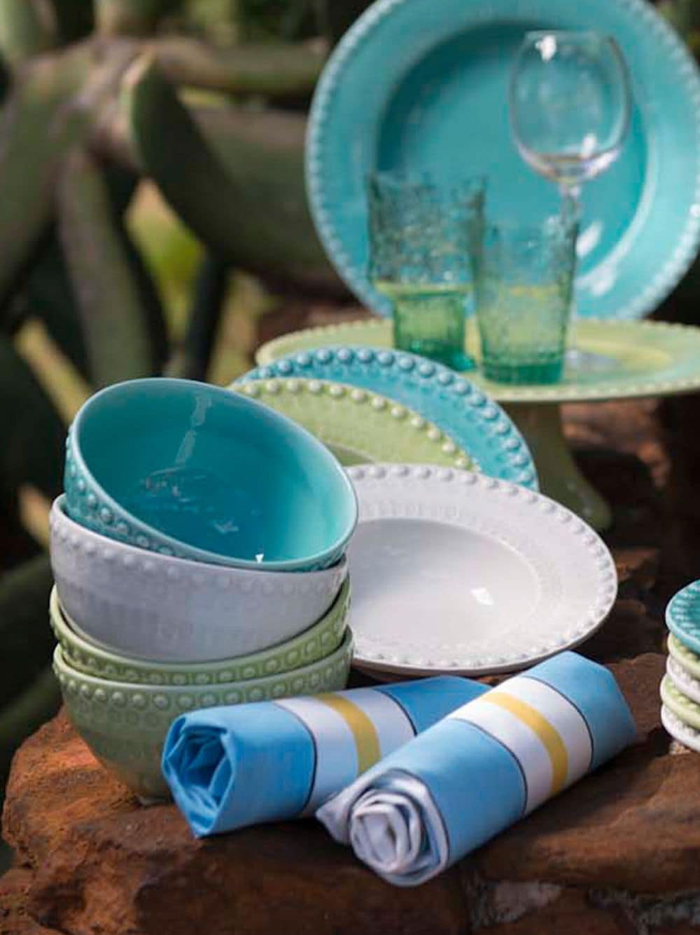 Shop Bordallo Pinheiro Fantasia Ceramic Bowl (set Of Four) In Blue