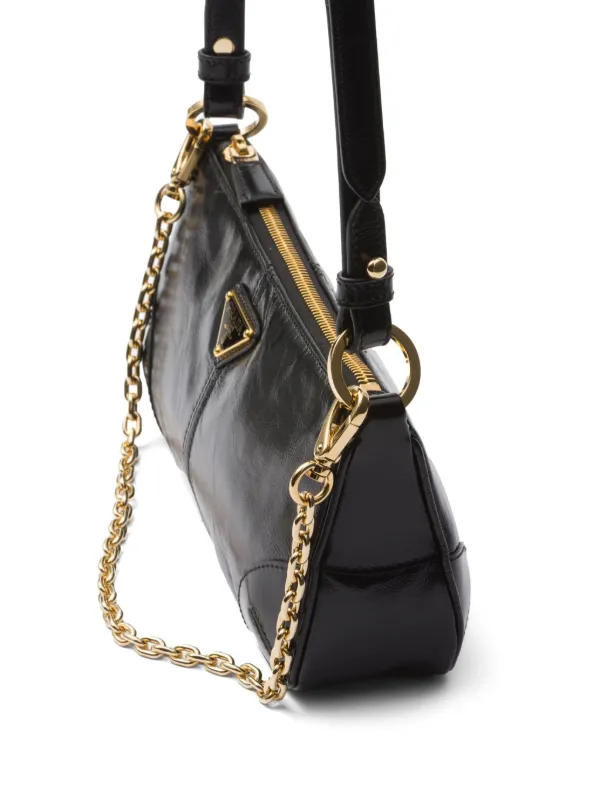 注目の新作♪【PRADA】Re-Edition 2002 Mレザーショルダーバッグ Prada Re-Edition 2002 ショルダーバッグ M | ブラック