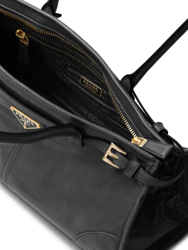 Prada Bonnie レザー ハンドバッグ M | ブラック | FARFETCH JP