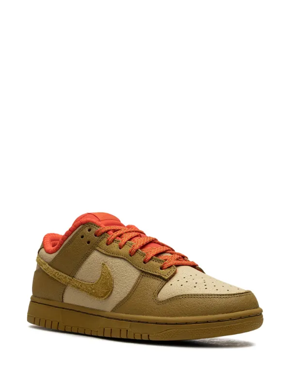 スニーカー Nike Dunk Low Bronzine Sesame Picante Red Nike Womens Dunk Low (Sesame/Bronzine/Picante Red) – CNCPTS