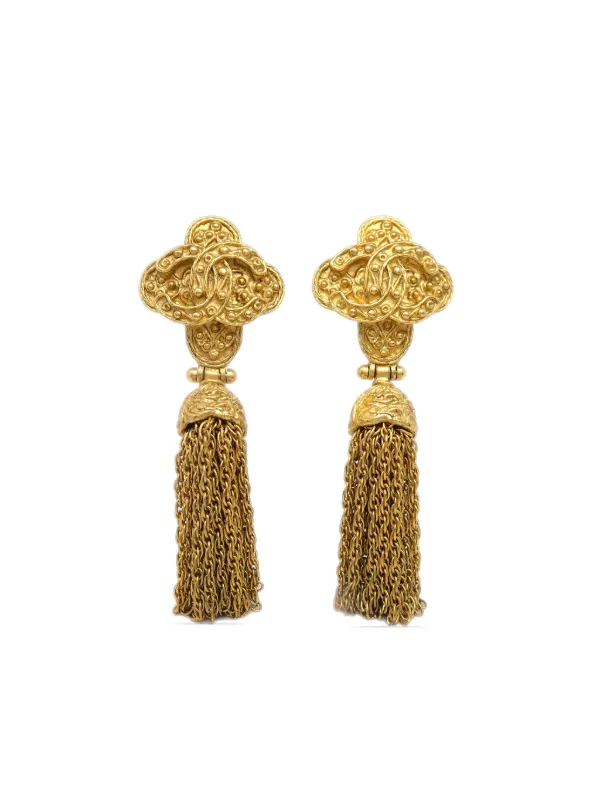 Chanel Pre-owned 1994 Tassel CC Clip-on Earrings in Gold