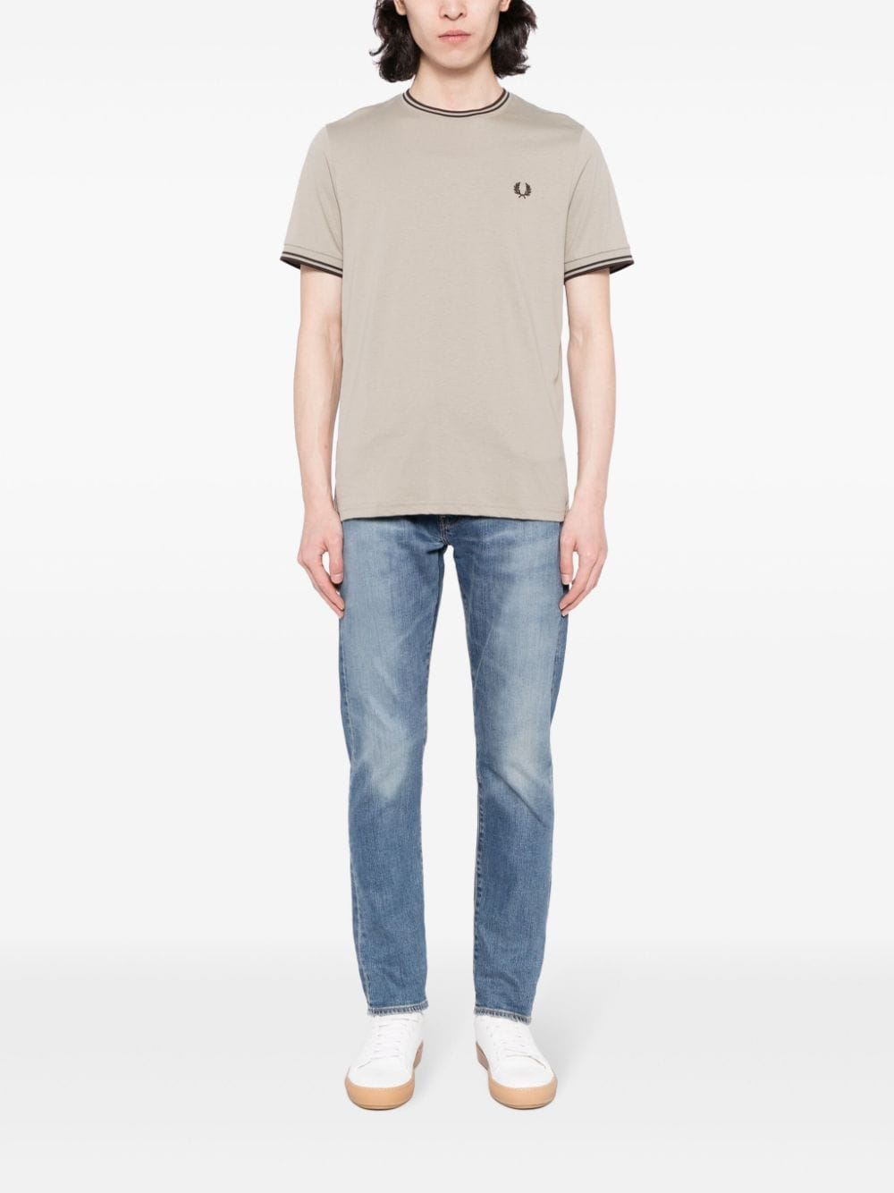 Fred Perry Katoenen T-shirt met geborduurd logo Grijs