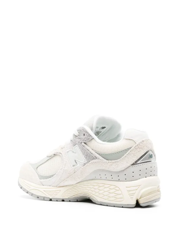 New Balance 2002R スエードスニーカー | ホワイト | FARFETCH JP