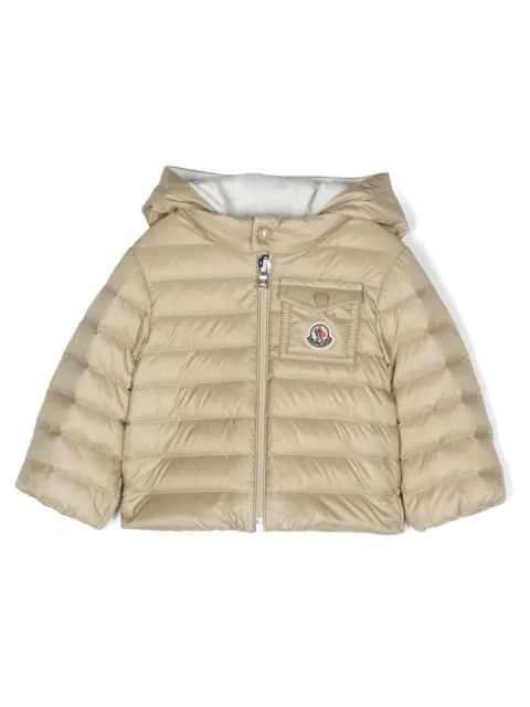 Moncler Enfant جاكيت مبطن بأبليكة شعار الماركة