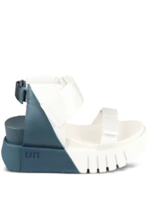 Delta discount run sandal